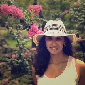 Meet your Posher, Emily